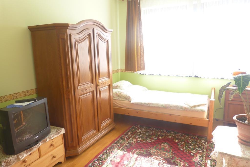 Familia Panzio Hotel Pannonhalma Room photo